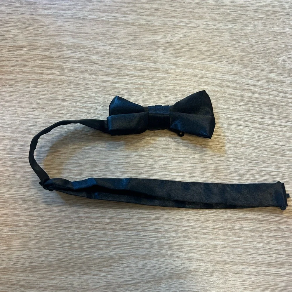 Boys Black Clip On Bow Tie